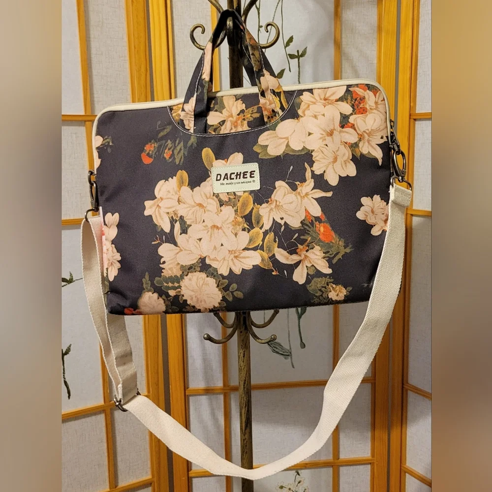 Dachee Canvas Accessory Bag